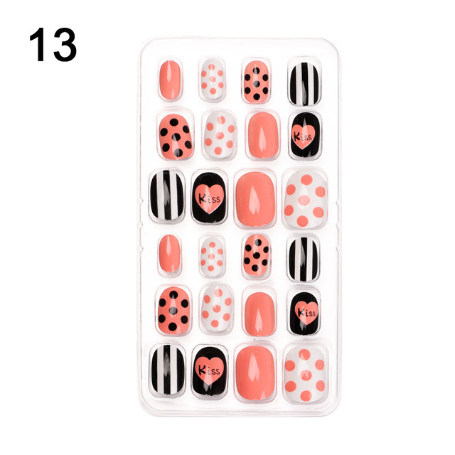 Candy False Nail Tips Children Cartoon Full Cover Kid Glue Self Fake Nail Art for Girls Manicure Tips Nail Decor
