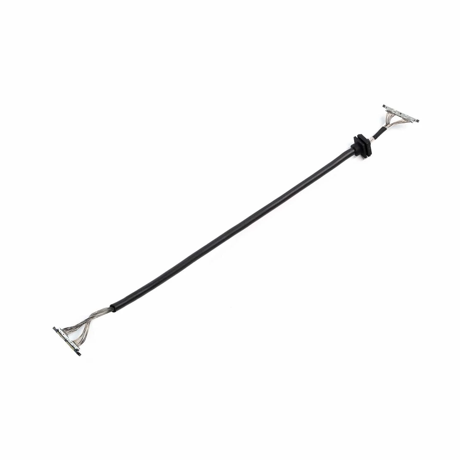 Câble coaxial pour DJI FPV Air Unit installé sur une carte électronique, assemblage facile et résistant visible