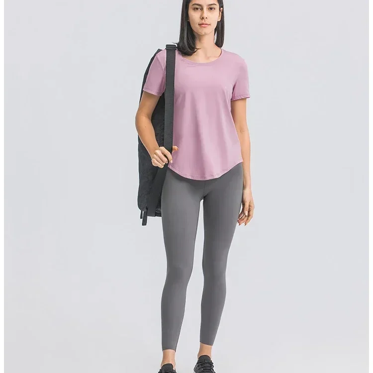 Рисунок 4 - Женский свободный топ с логотипом