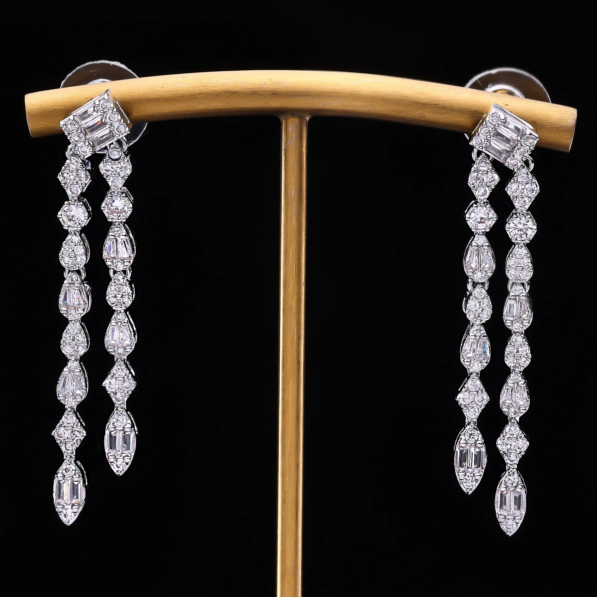 طقم إليغانس المتدلّي الفاخر