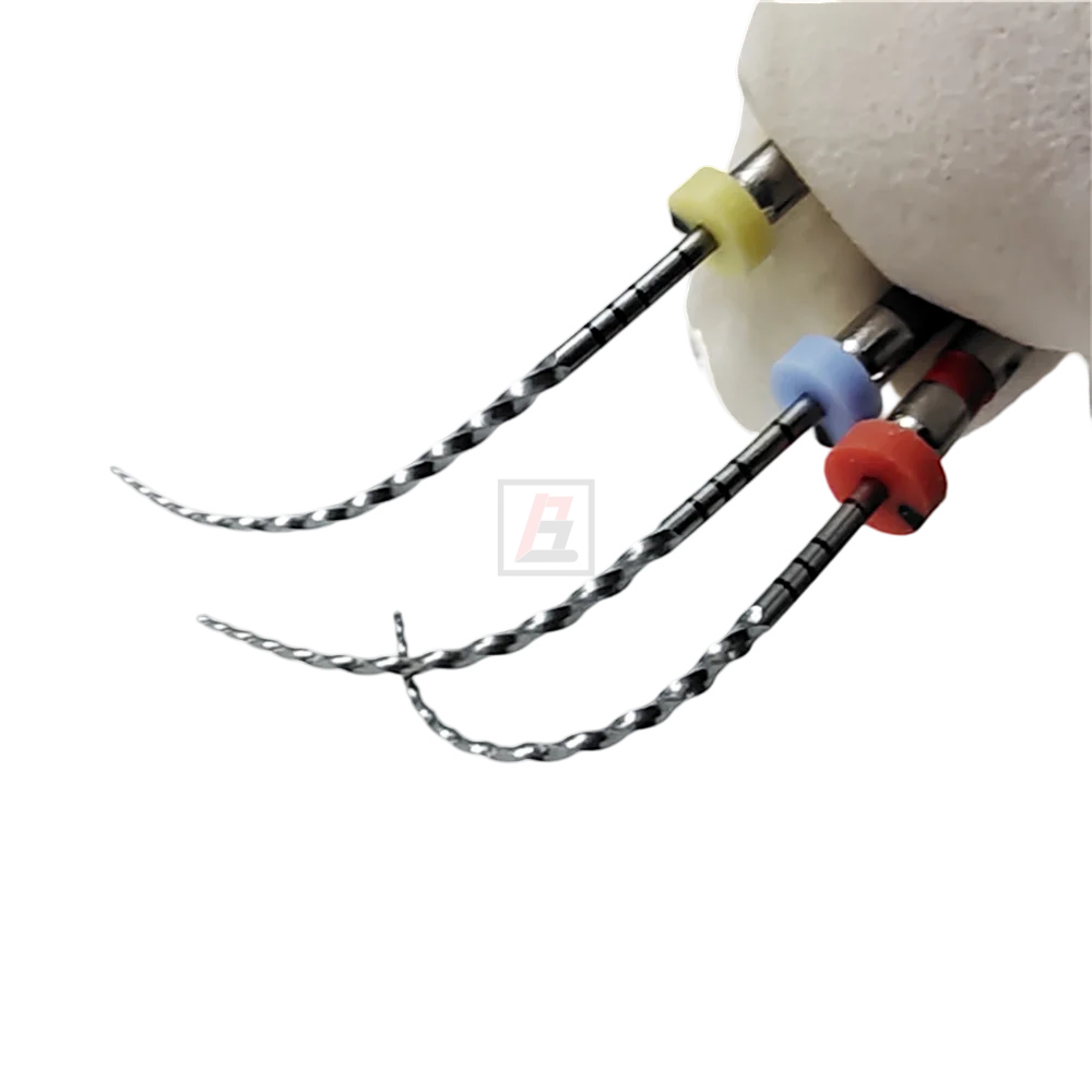 Рисунок 4 - стоматологические инструменты