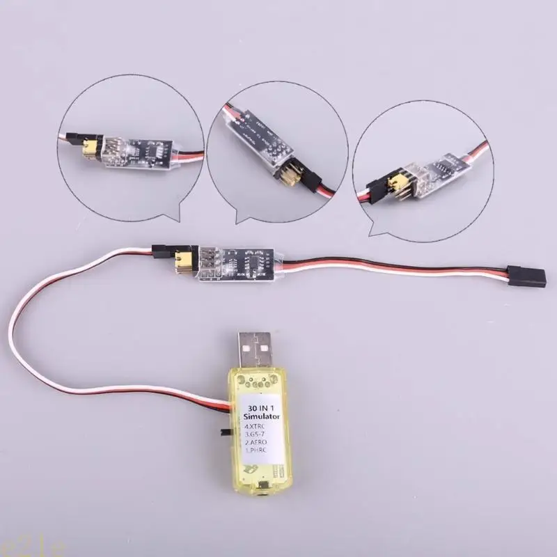 Simulateur RC 22-en-1 USB SBUS posé sur une table, prêt à être utilisé avec un logiciel de simulation.