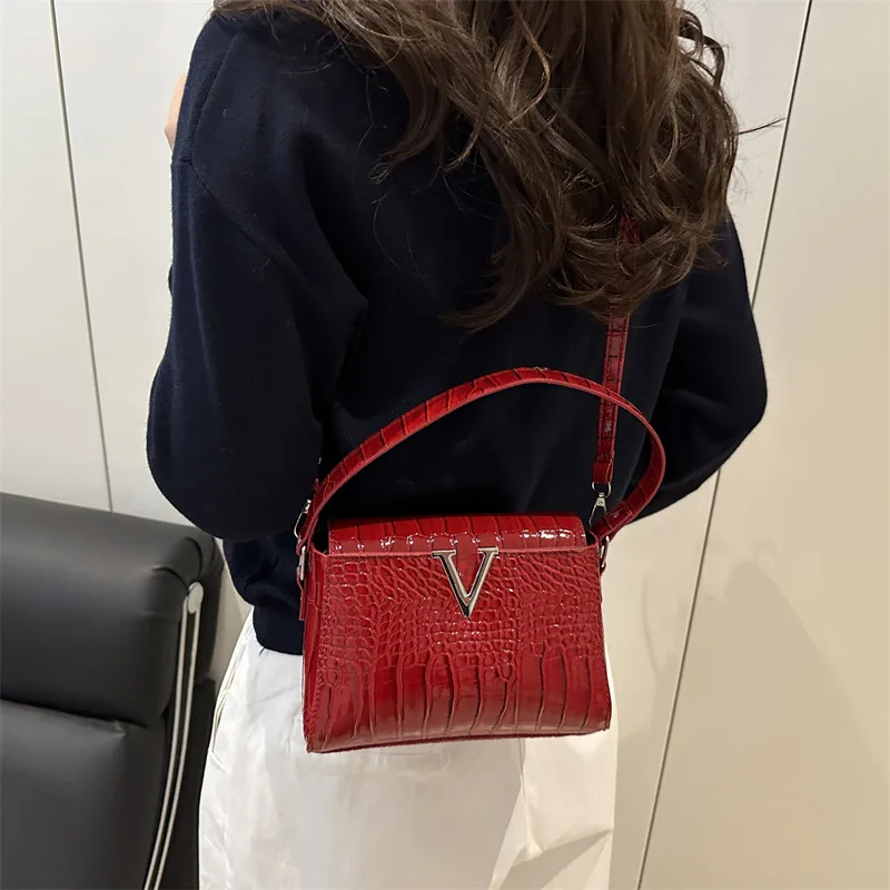 Fashionable Mini Solid Coloru Simple Hardware Lock Buckle Decoration Pu Waterproof Fabric Multifunctional Handbag Crossbody Bag