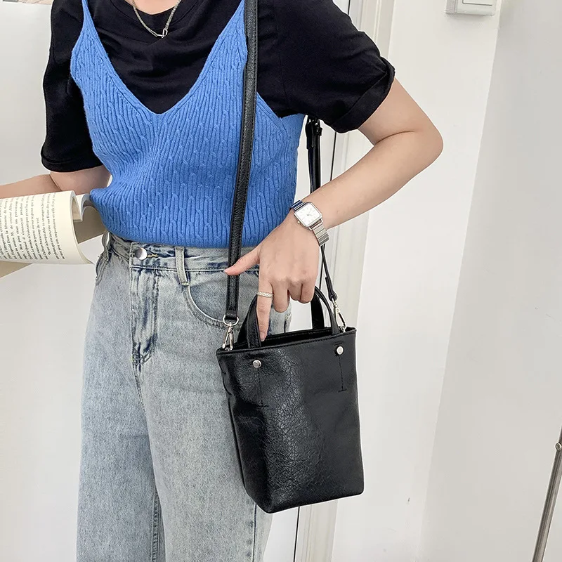 Crossbody Bag Bag Niche Hand Bill of Lading Shoulder Bag Women's Large Capacity Soft Leather PU Bucket Bag Senior Sense