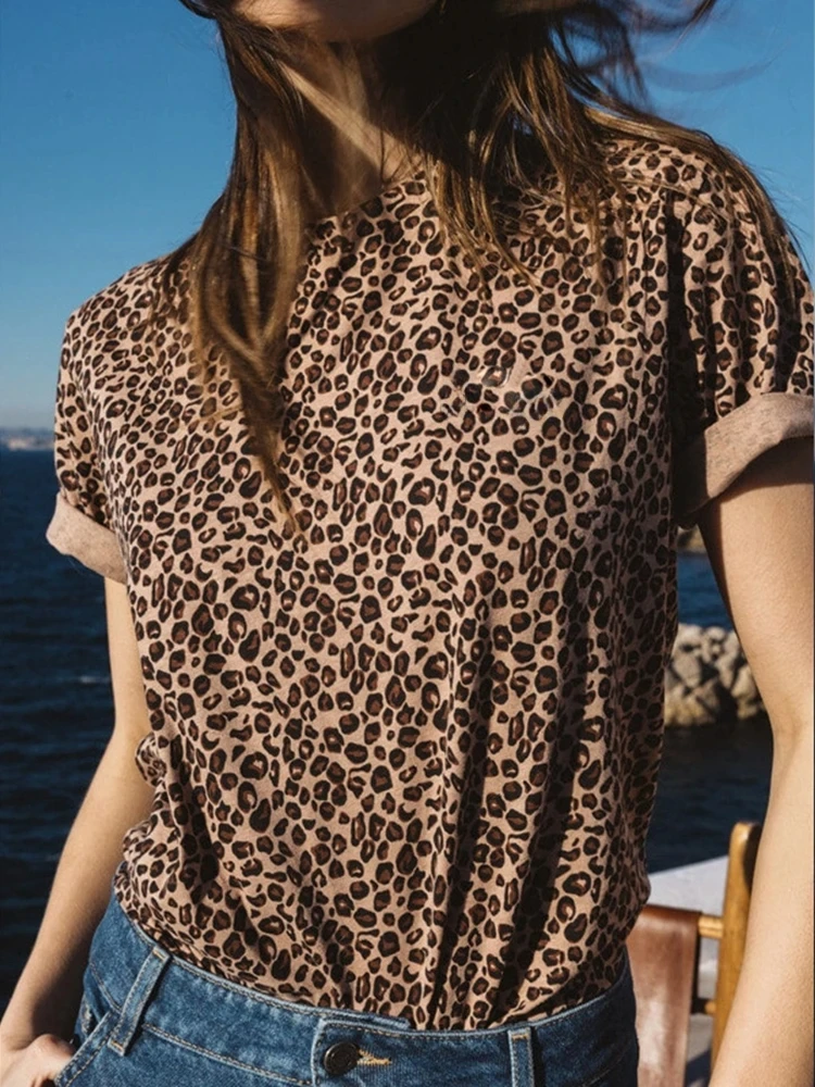 

Women T-shirt 2024 Summer New Casual Fashion Personality Leopard Print Letter Printing Round Neck All-match Short-sleeved Top