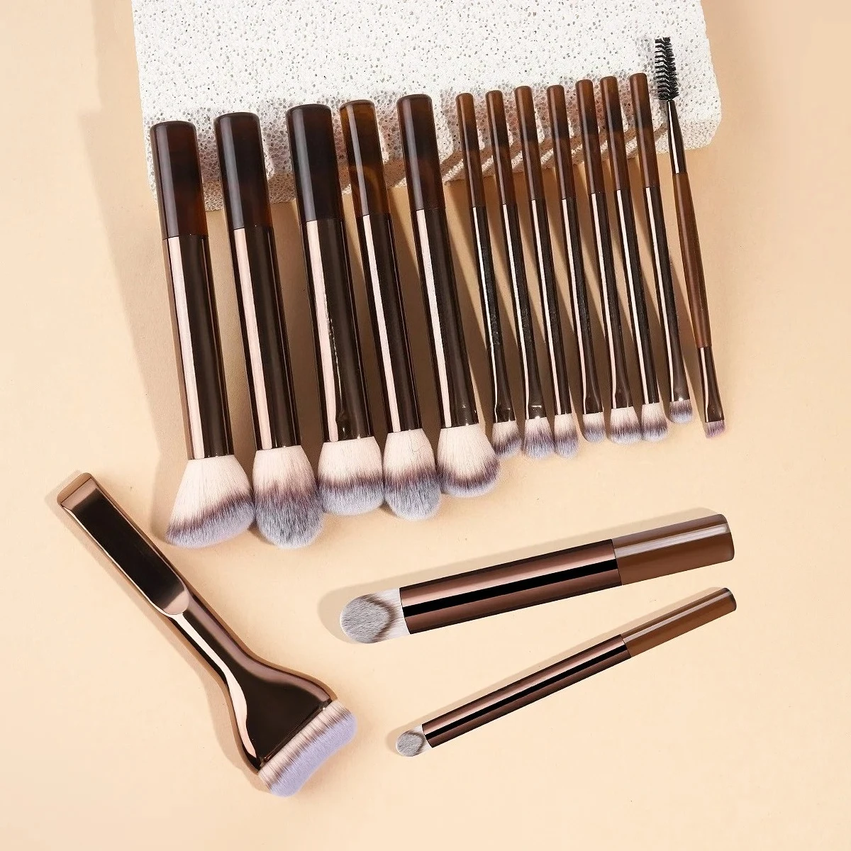 16pcs Professional Soft Makeup Brushes Travel Makeup Brush Set Foundation Powder Blush Concealer Contour Eyeshadow Brush