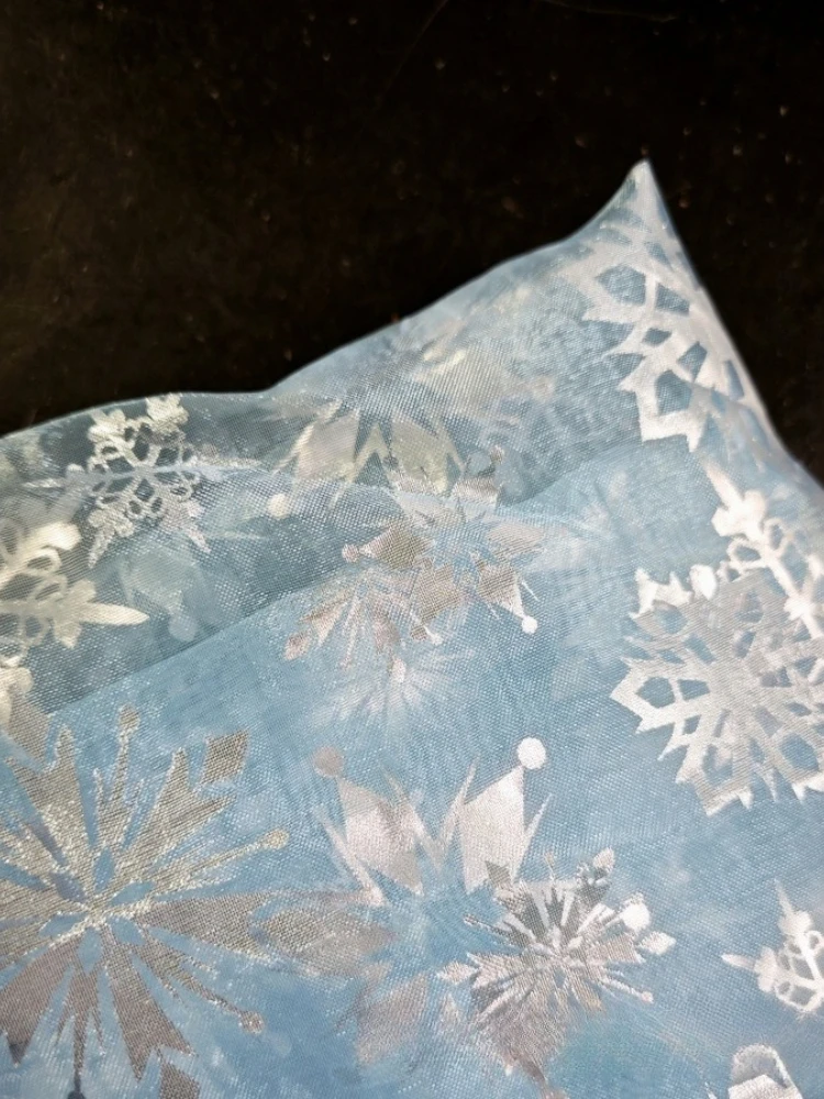 ندفة الثلج الزرقاء 5_ نسخة.jpg