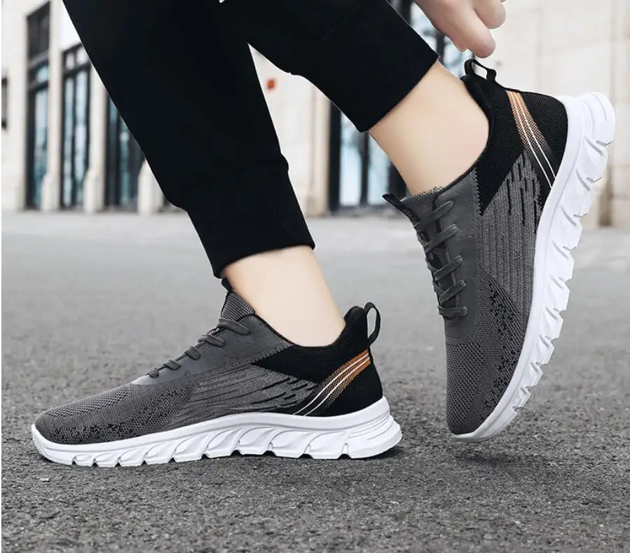 

Triple Black White/Blue Plating Mens Running Shoes Leather with Mesh Low Top Sneakers Breathable Casual Sports Shoes Trainers