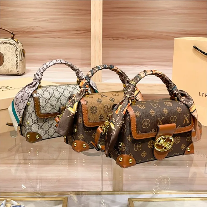 حقيبة نسائية تحمل علامة تجارية لعام 2025، منتج جدي...