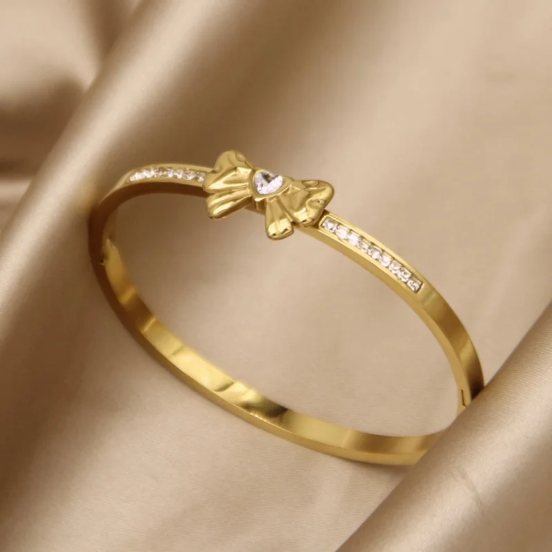 Korean Style Simple and Luxurious Three-dimensional Butterfly Bow Heart-shaped Titanium Steel Bracelet for Women Jewelry. 4