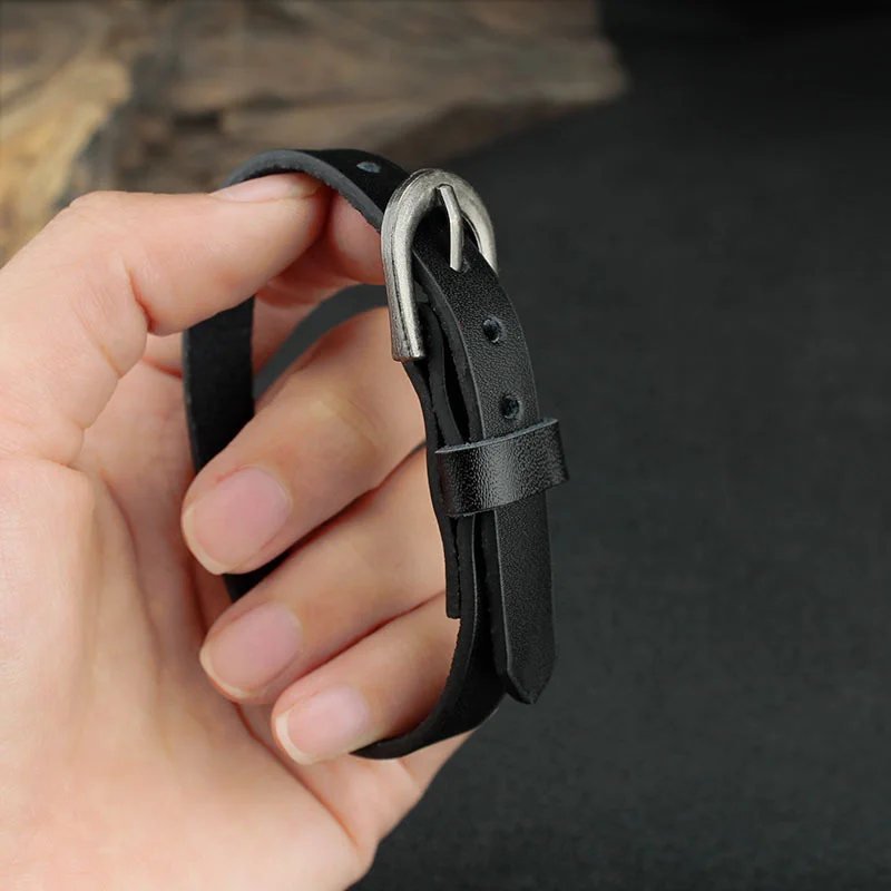 

Simple Cowhide Bracelet Korean Version of Thin Fashion Couples Bracelet Men and Women Smooth Wrist Strap Retro Jewelry