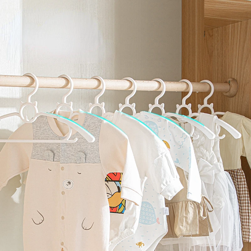 

5 PC Safe Adjustable Baby Clothes Hanger Racks Plastic Display Hangers Windproof Non-slip Coats Hanger Kids Clothing Organizer