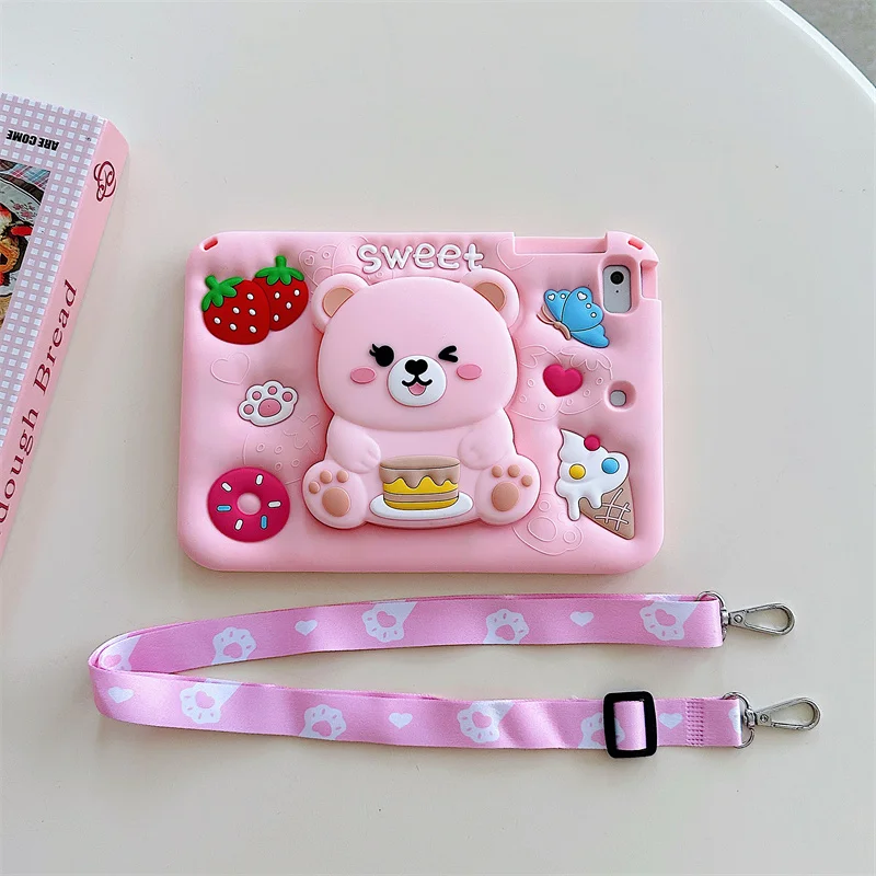 iPad 11 11. Nesil 10. Nesil 9 8 7. Nesil 10.2 Air Pro 11 10.9 Mini 6 7 4 5 3 9.7 Çocuk Kılıfı 3D Karikatür Çilek Ayı Silikon Tablet Kılıfı