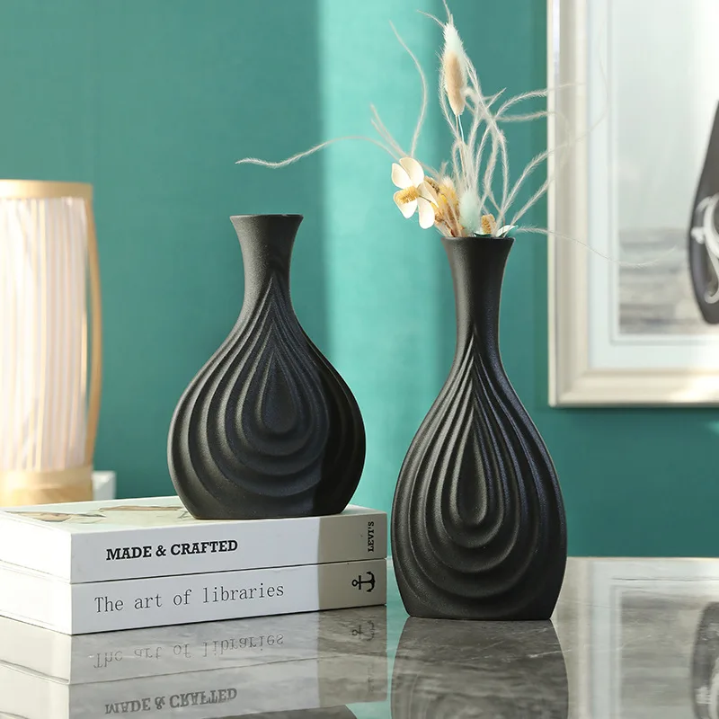 

Creative Black Ceramic Vase Simple Nordic Flower Pot Art Decor Home Decoration Accessories Office Living Room Interior Decor