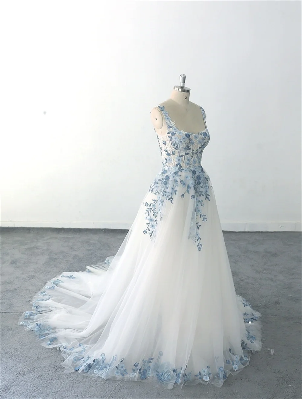 Kyoto Light Blue Floral Embroidery Wedding Dress Sleeveless Square Neck vestidos de novia Customized A-line Fairy robe de mariée 2
