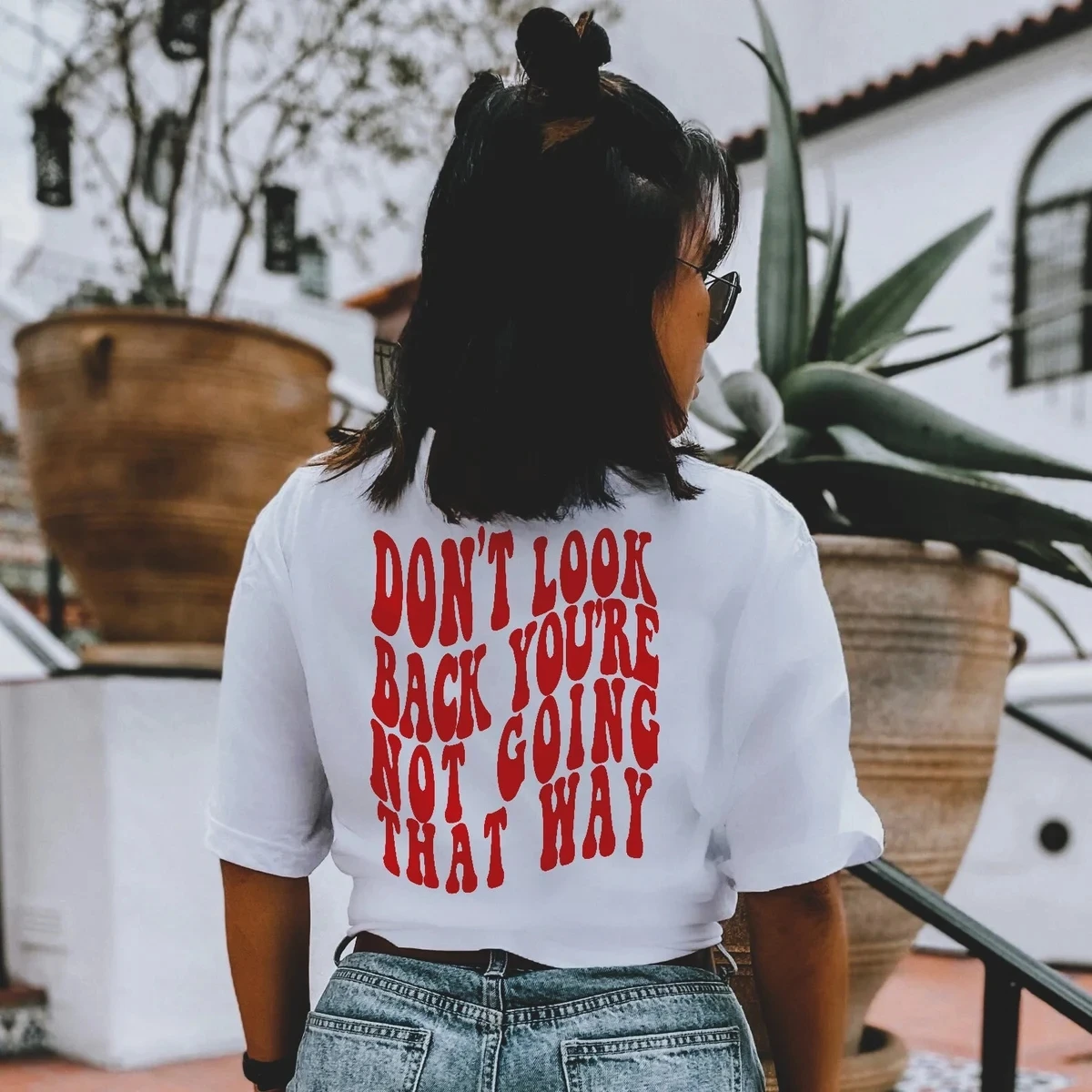 

Женская футболка с надписью Don't LOOK BACK, женская футболка в стиле кэжуал