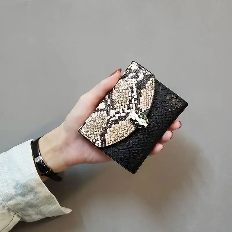 Women's Wallet with Retro Design Large Capacity Wallet Multiple Card Slots Mini Card Bag Women's Multifunctional Hand-held Bag
