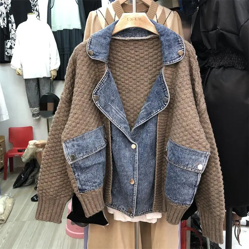 New Fake Two Piece Denim Lapel Big Pocket Patchwork Knit Cardigan Coat Spring Autumn Women Casual Long Sleeve Female Outwear [ewq] white shirt splice back denim blazer coat streetwear women fake 2 piece big size suit jacket 2023 autumn winter new 6u4258