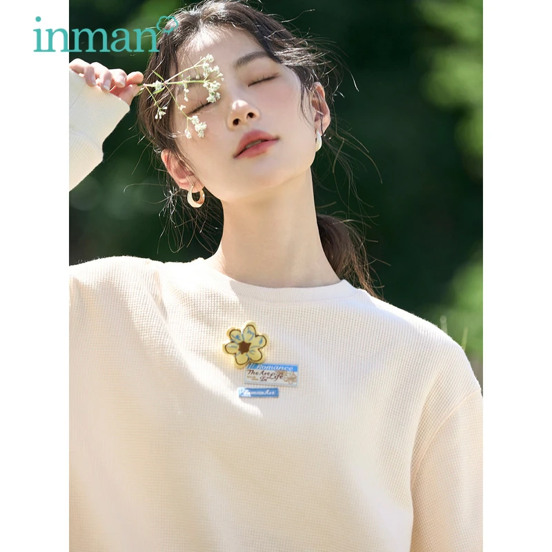 INMAN Women Sweatshirts 2023 Spring Long Sleeve O Neck Loose Hoodies Detachable Flower Brooch Waffle Fabric Casual Pullover