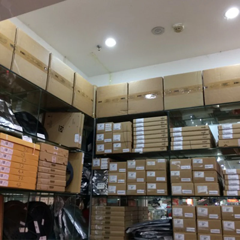 ADA4870ARRZ ADA4870 SOP-20 고속 고전압 1A 출력 전류 증폭기, 오리지널 포장으로 수입