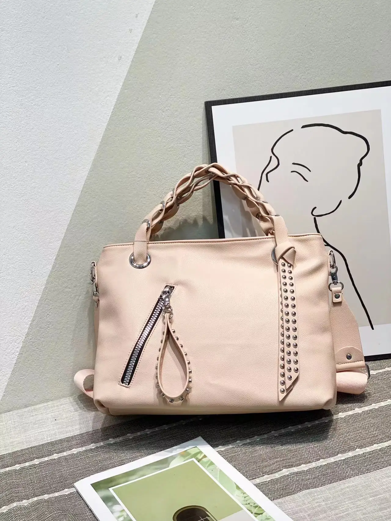 

Solid Color 2022 New Fashion Shoulder Bag Messenger Bag Women's Bag Versatile Temperament Large Capacity Handbag