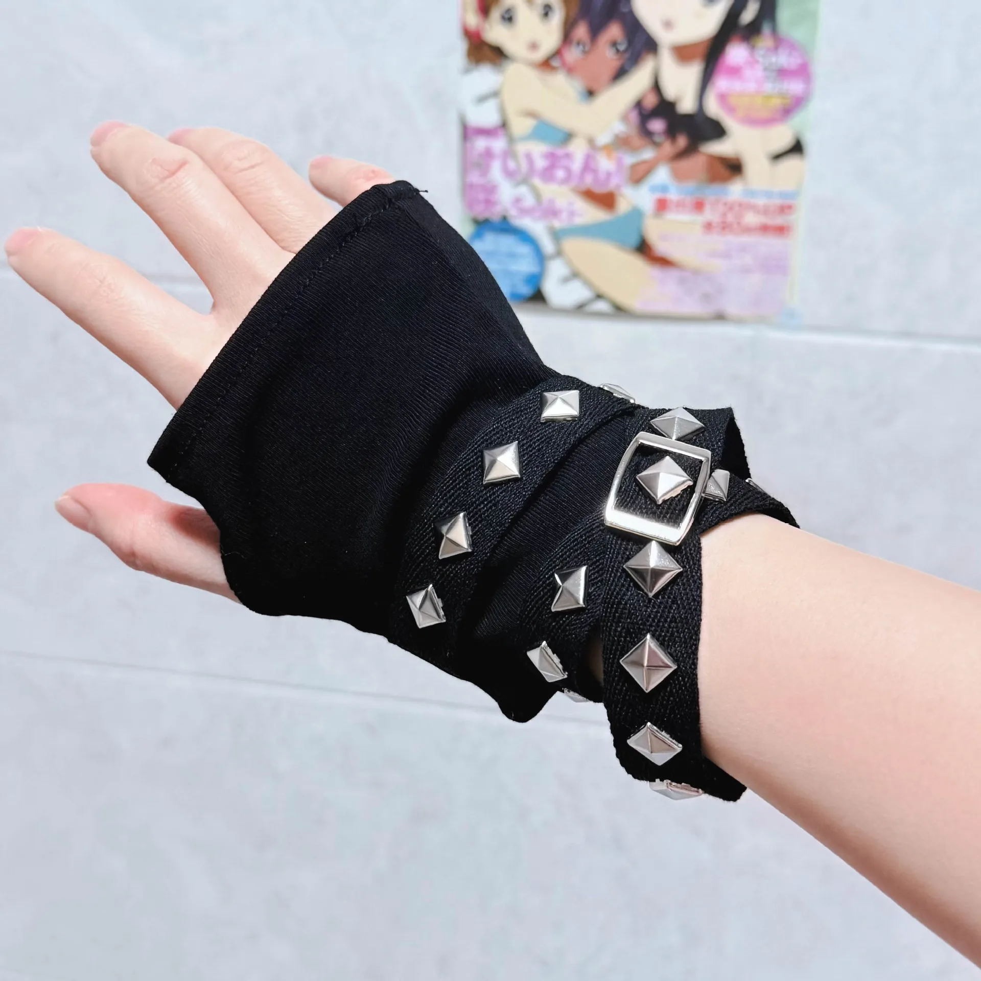 Neue schwarze Nietenkette Handschuhe Y2K Zubehör Hot Girl Straps Hand Ärmel Mädchen Ärmel Dark Street Dance Gothic Punk Stil – Detail 8