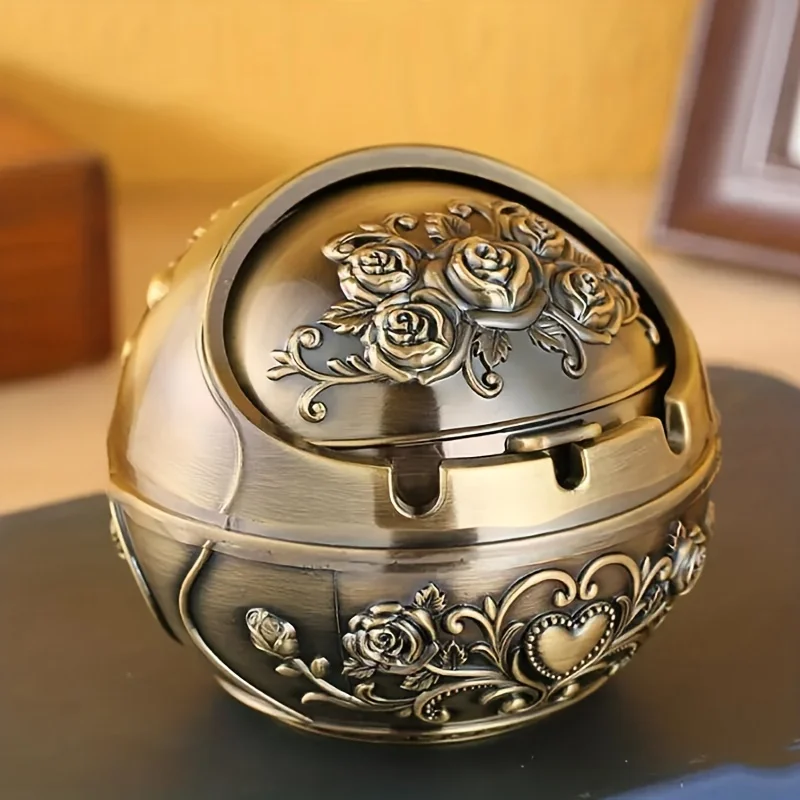1pc Metal Ashtray Smoking Windproof Vintage Lid Ornament Vintage Cigarette Metal Decoration Portable Home Decor Ashtrays
