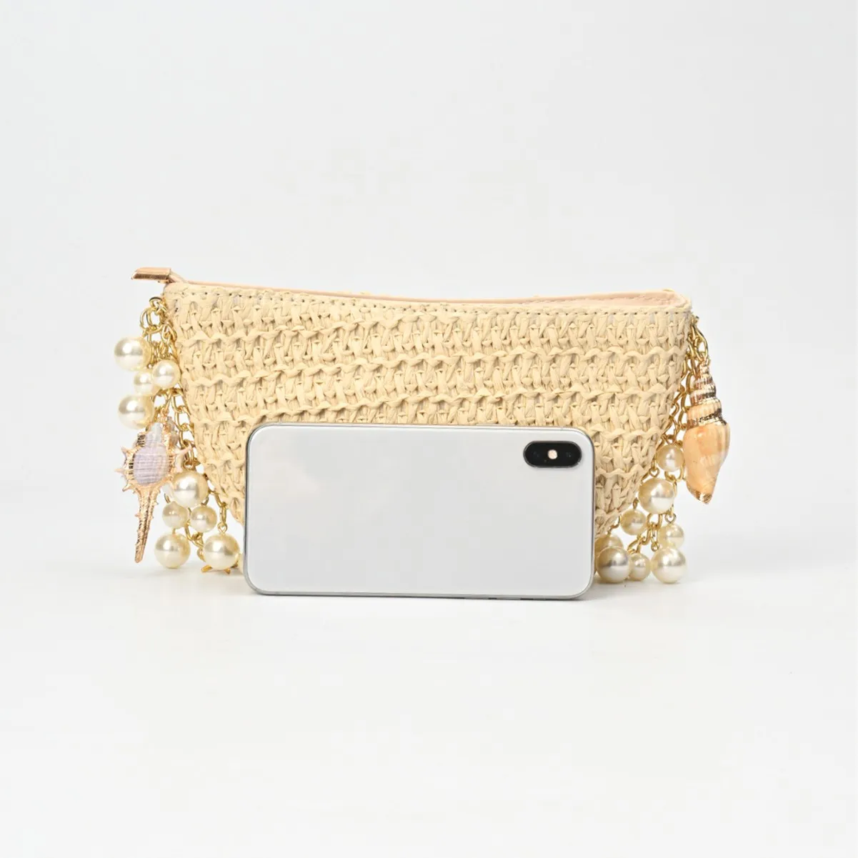 Women Pearl Conch Handbag with Pearl Chain Elegant Handwoven Straw Shoulder Bag Breathable Holiday Beach Bag Seaside Soft Pouch