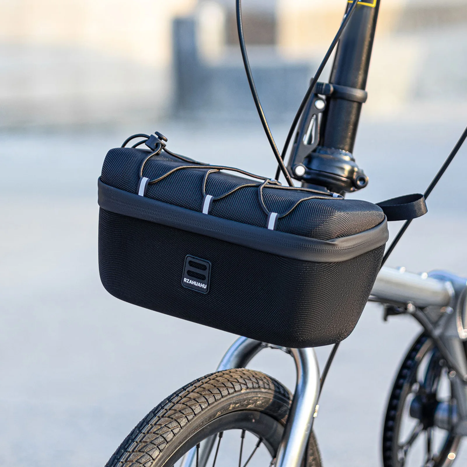 Compact 4L EVA Hard Shell Bicycle Front Bag - Premium Cycling Accessories