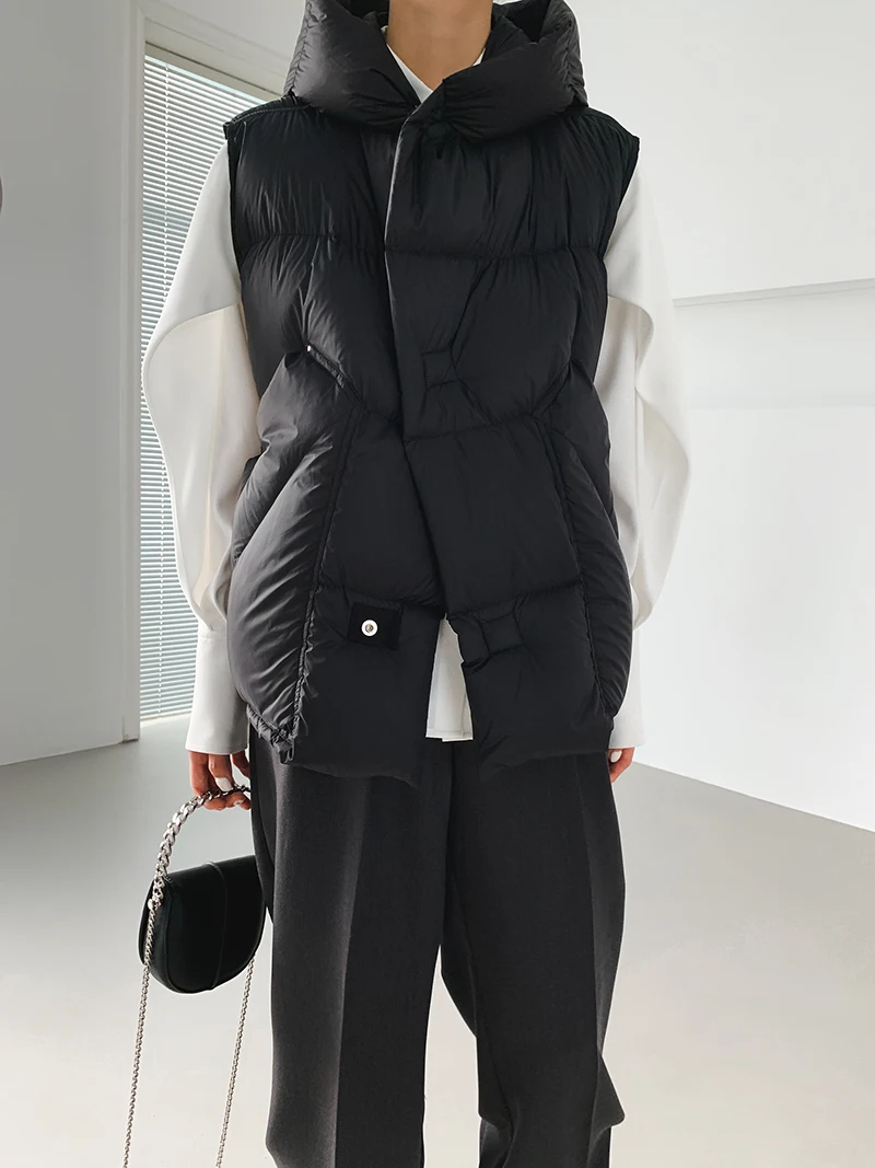 Ultra Light Waistcoat 90% White Duck Down Women Vest Hooded Winter Thick Bread Down Jacket Sleeveless Female Loose Gilet Outwear