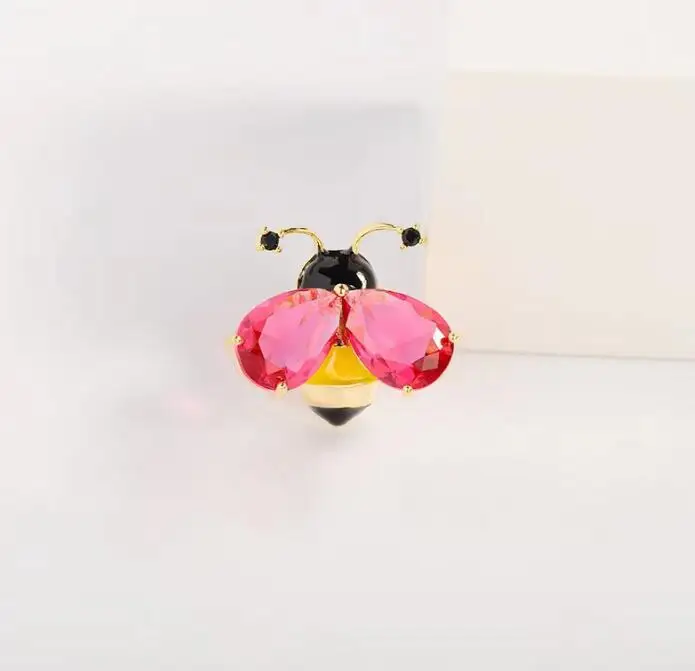 Cute Yellow Red Crystal Little Bee Mini Brooch For Women Kids Gold Color Insect Suits Accessories Exquisite Jewelry Gifts