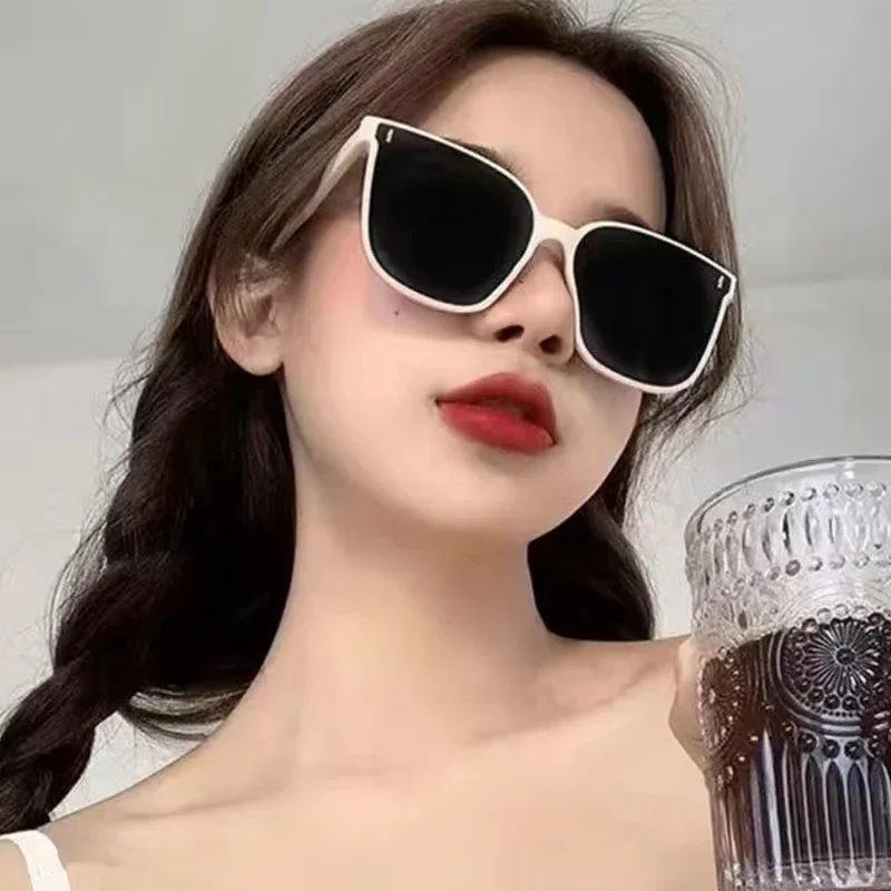 

Square Framed Sunglasses New Large Framed Fashion Glasses Women's Men's Neutral Sunglasses Driving Outdoor Sunscreen Uv400
