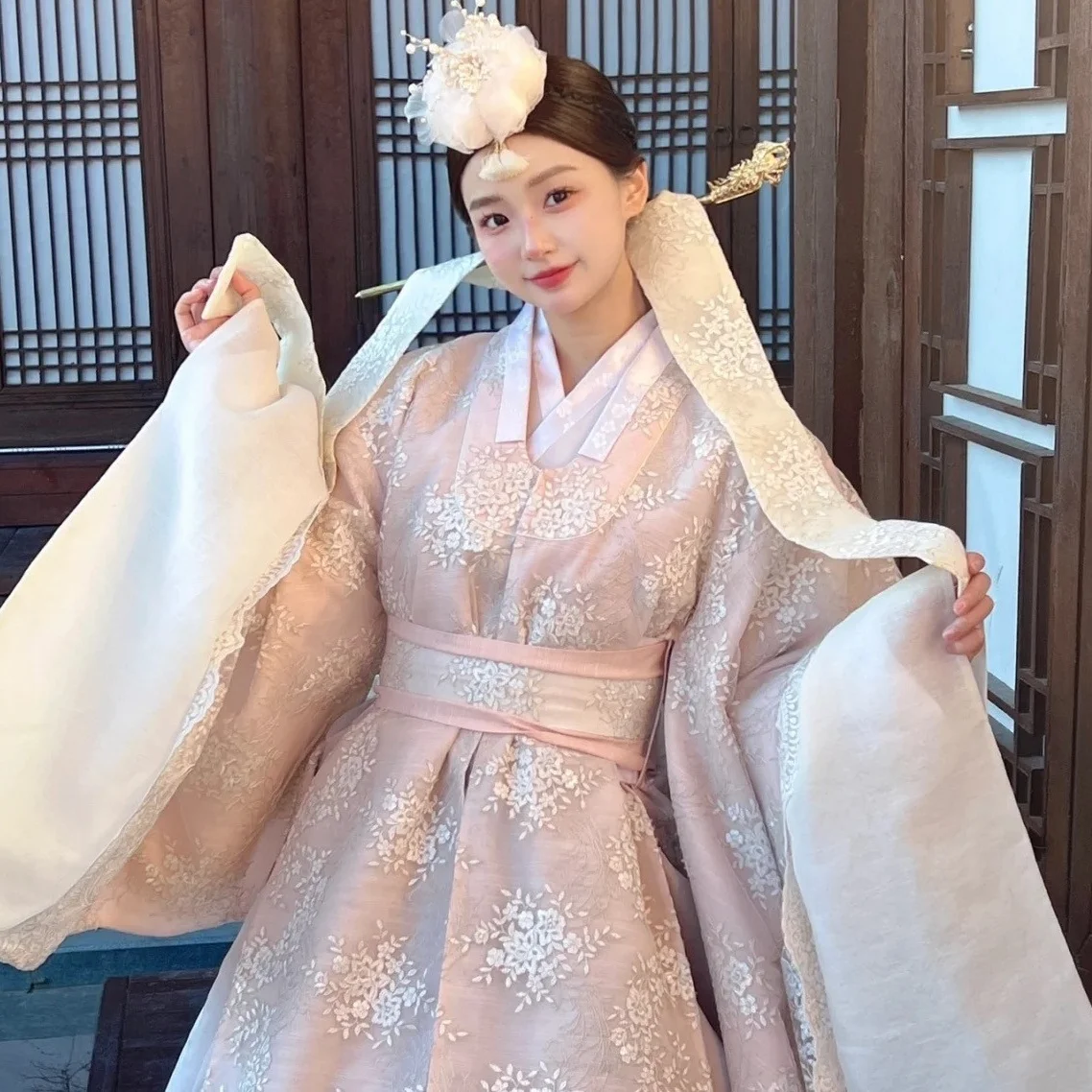 2025 فستان كوري أنيق لقصر الأميرة القديم فستان زفاف نسائي محسّن زي رقص كوري الهانبوك التقليدي w201