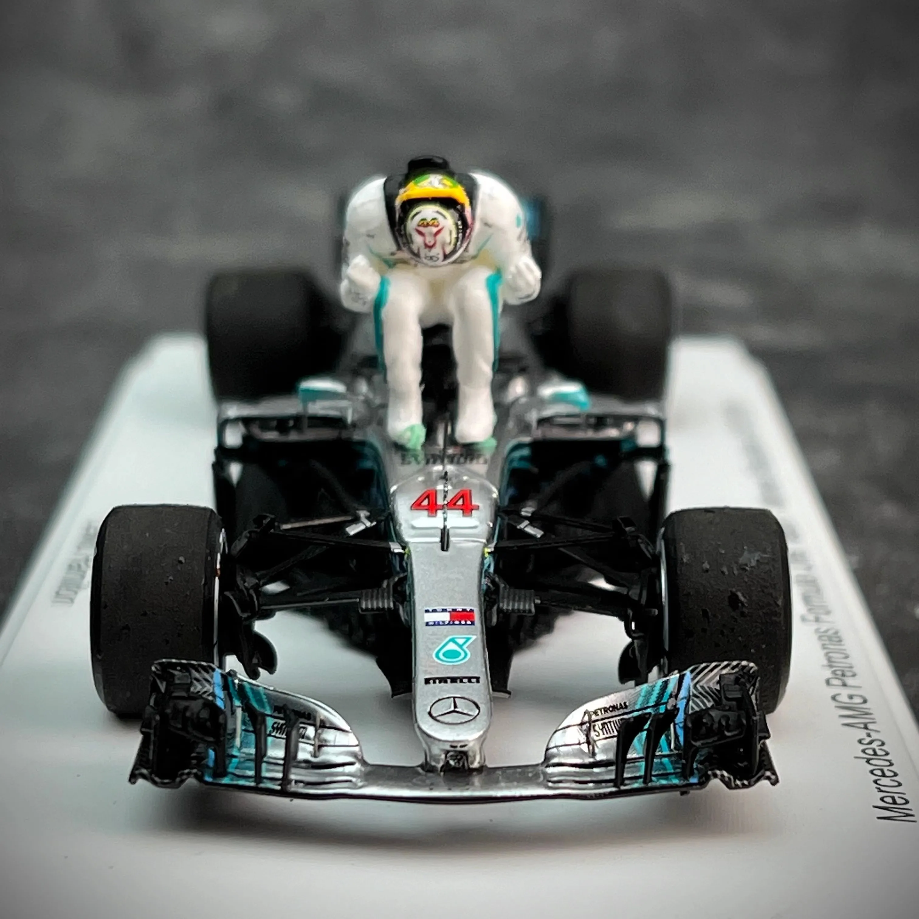 35▢AMG LEWIS HAMILTON 1/18 1/43 IY1003-3 Lewis Hamilton 1:18