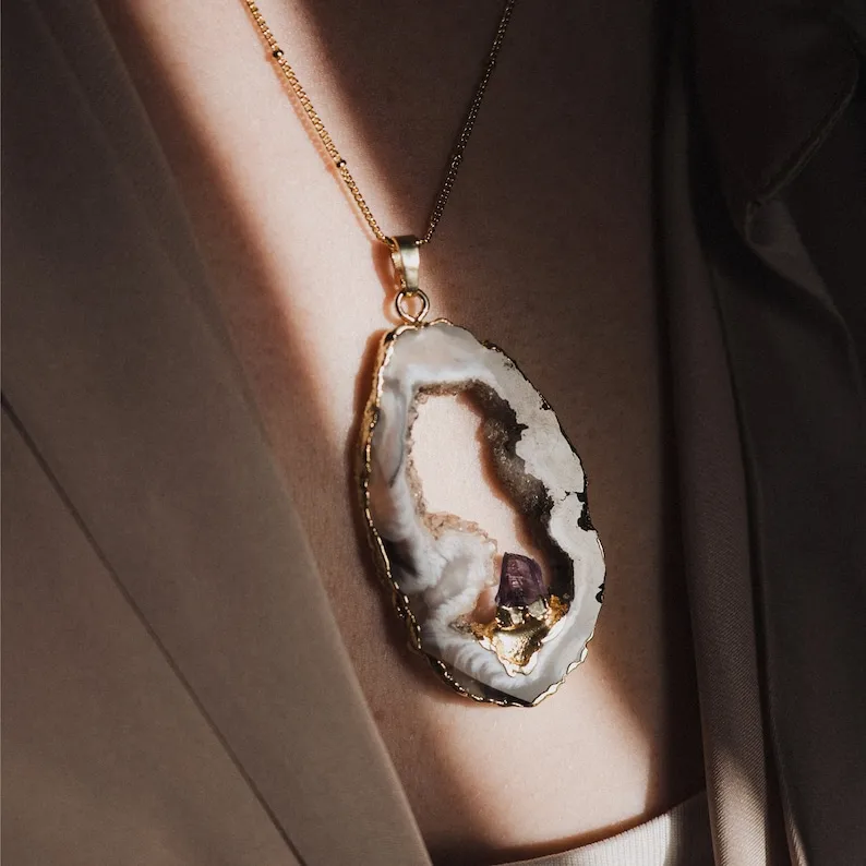 

YEEVAA Natural Stone Agate Pendant Necklace, Unique Gift for Women Girls