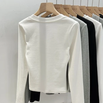 2025 المرأة الأساسية نمط الخامس الرقبة طويلة الأكمام تي شيرت الكورية ضئيلة تنوعا بسيطة قاعدة طبقة علوية عادية نصف مفتوحة طوق القمم 4