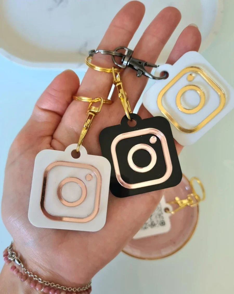 Custom QR Code Keyring Keychain Instagram Facebook Keychain with QR Code Keychain for Social Media 3
