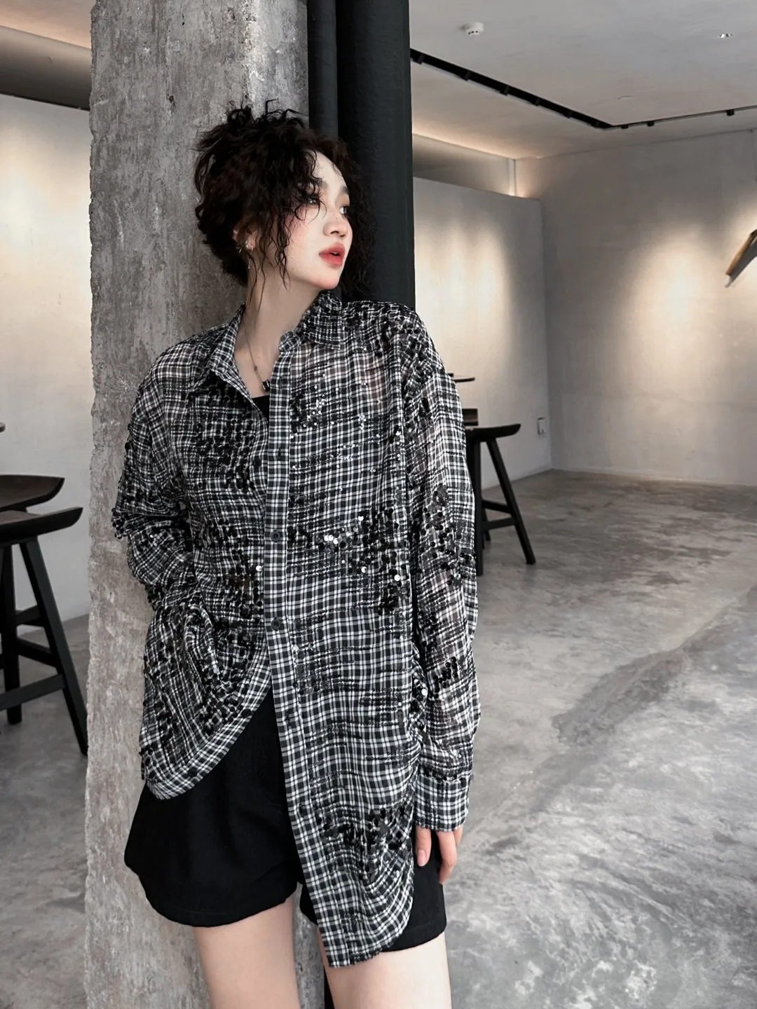

2024 Spring/Summer New Women's Wear Elegant Woven Plaid Slightly Transparent Texture Sequins Loose-Fitting Shirt 0409