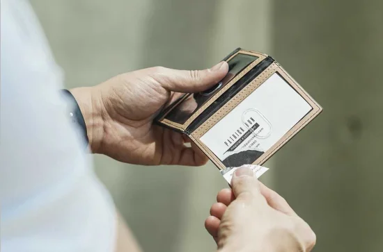 

Modern Z Wallet Pro by Quiver (2020), magic tricks