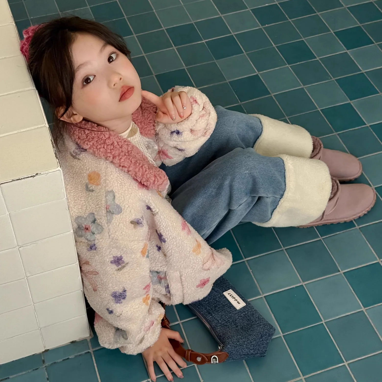 여아 코트 2025 가을 겨울 신상 아동복 한국 스타일 여자 범프 컬러 라펠 달콤한 꽃무늬 양털 코트