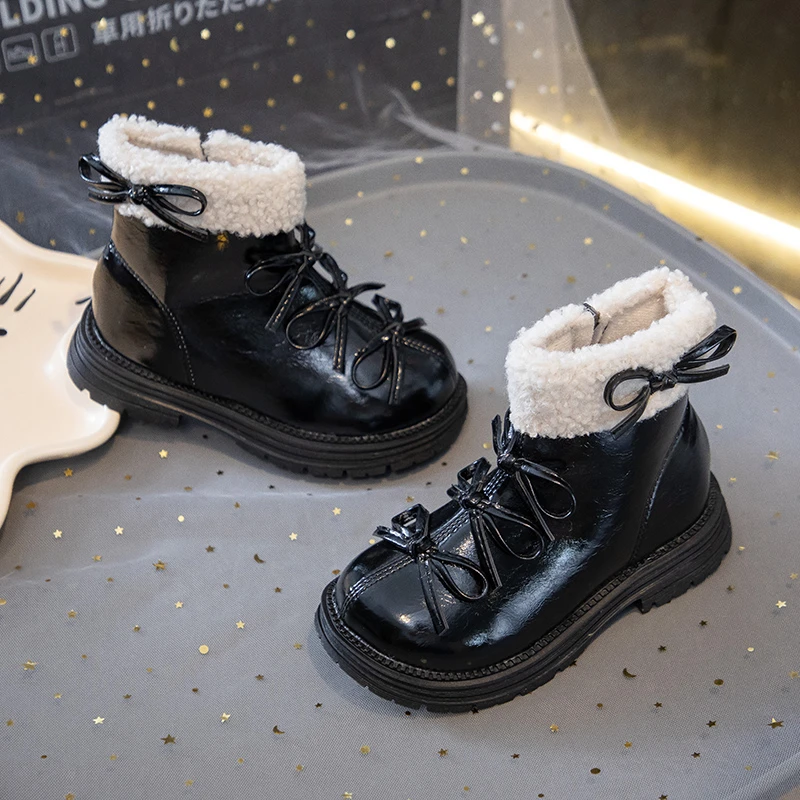 Girls Fleece Ankle Boots with Breathable Lining for Winter