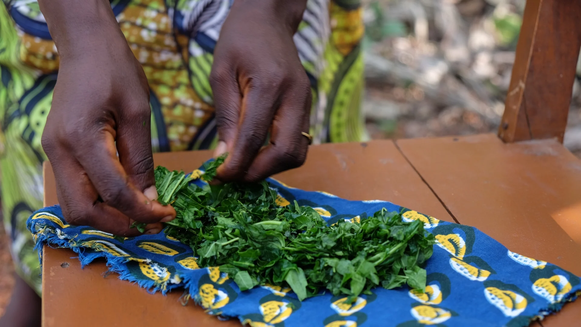 Native African Native Pure Natural pośladki olejek do masażu szybko powiększa obszar tłuszczu w klatce piersiowej i pośladkach olejku eterycznego