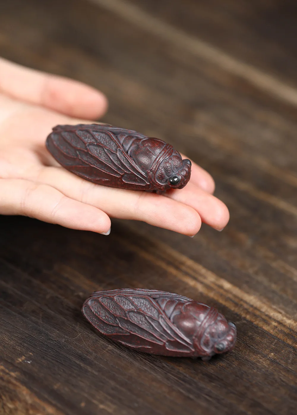 Description Picture 6 of itemCreative Cicada Yixing Purple Clay Tea Pet Small Golden Cicada Tea Figurine Tea Play Toys Statue Tea Ceremony Cafes Ornaments