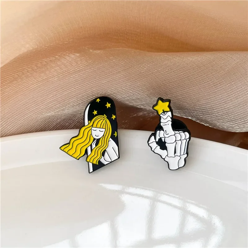 Cute Finger Stars Dancing Girl Smalto Pins Fantasy Ballerina Black Swan Dancing Spilla Distintivo Con Risvolto Zaino Gioielli Regalo