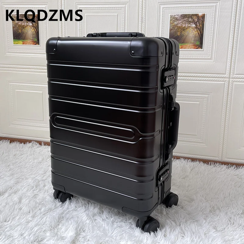 Рисунок 2 - Мужской чемодан KLQDZMS