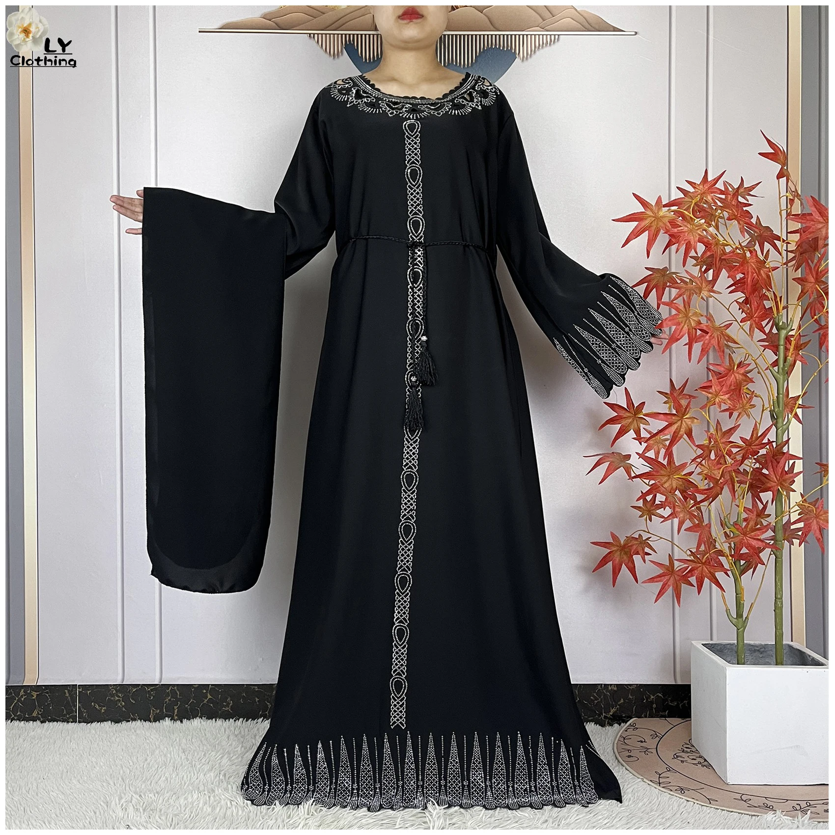 2025 New Abaya Dubai Luxury Muslim Dress for Women Elegant Arabic Femme Abaya Diamond Loose Islamic Long Sleeve Turkey Clothing 1