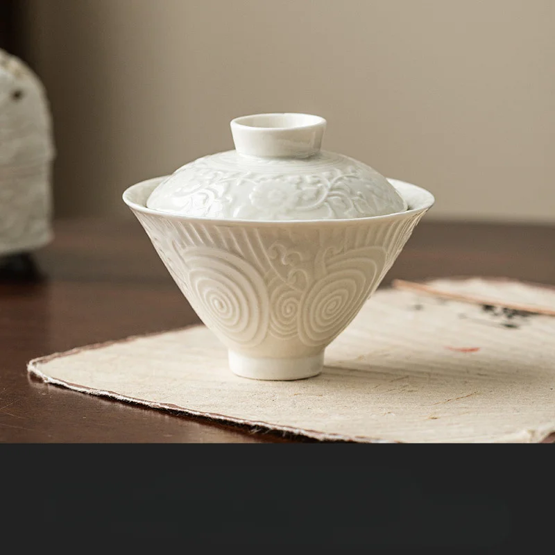 A Single High-grade Chinese Kung Fu Tea Set Household Ironing Ceramic Tea Bowl With Cover
