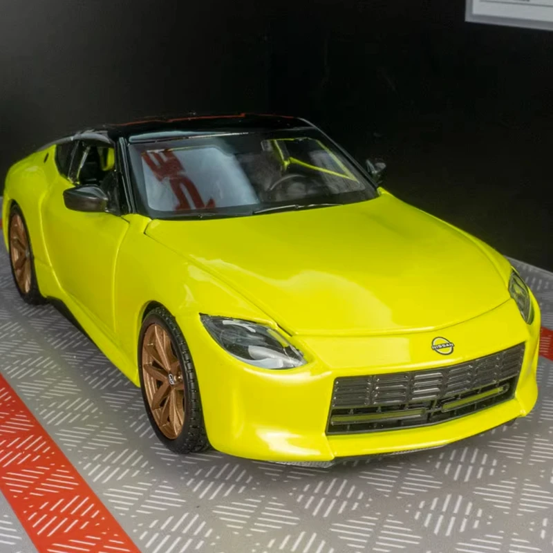 

Модель спортивного автомобиля Maisto 1:24 2023 Nissan Z из сплава, литая металлическая модель телефона, коллекционная игрушка для детей, подарок