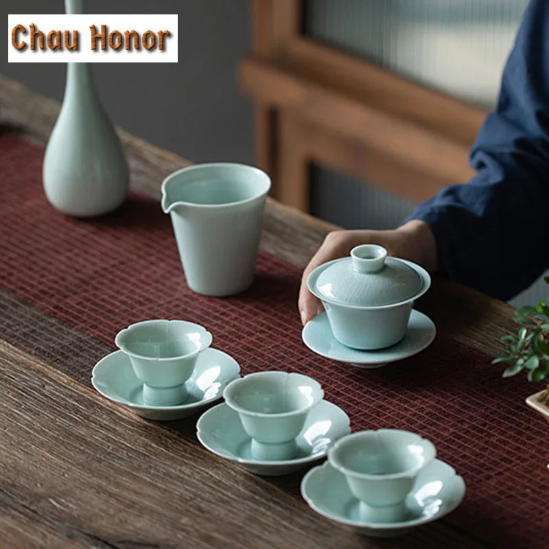 105ML Hutian Kiln Celadon Tea Pot Gracked Glaze Tea Maker Small Ceramic Teapot With Strainer Misty Blue Porcelain KungFu Teaware