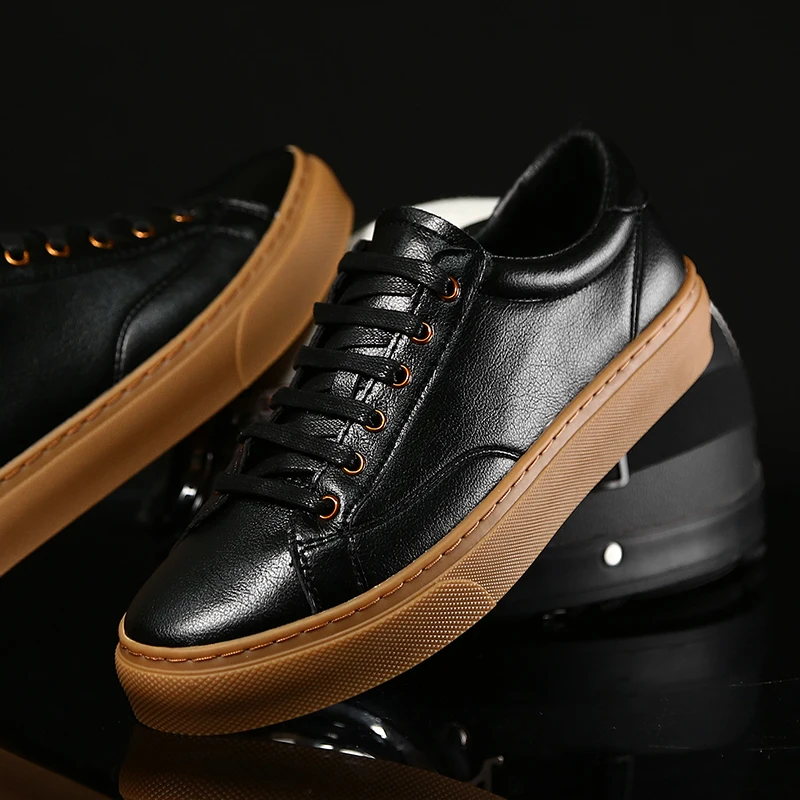 

High Quality Fashion Outdoor Sneakers Men Casual Leather Shoes Vulcanize Shoes Thick Bottom Comfy Antiskid Walking Shoes Lace-Up